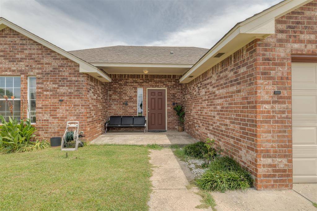 1545 Tudor DR, Moore, OK 73160