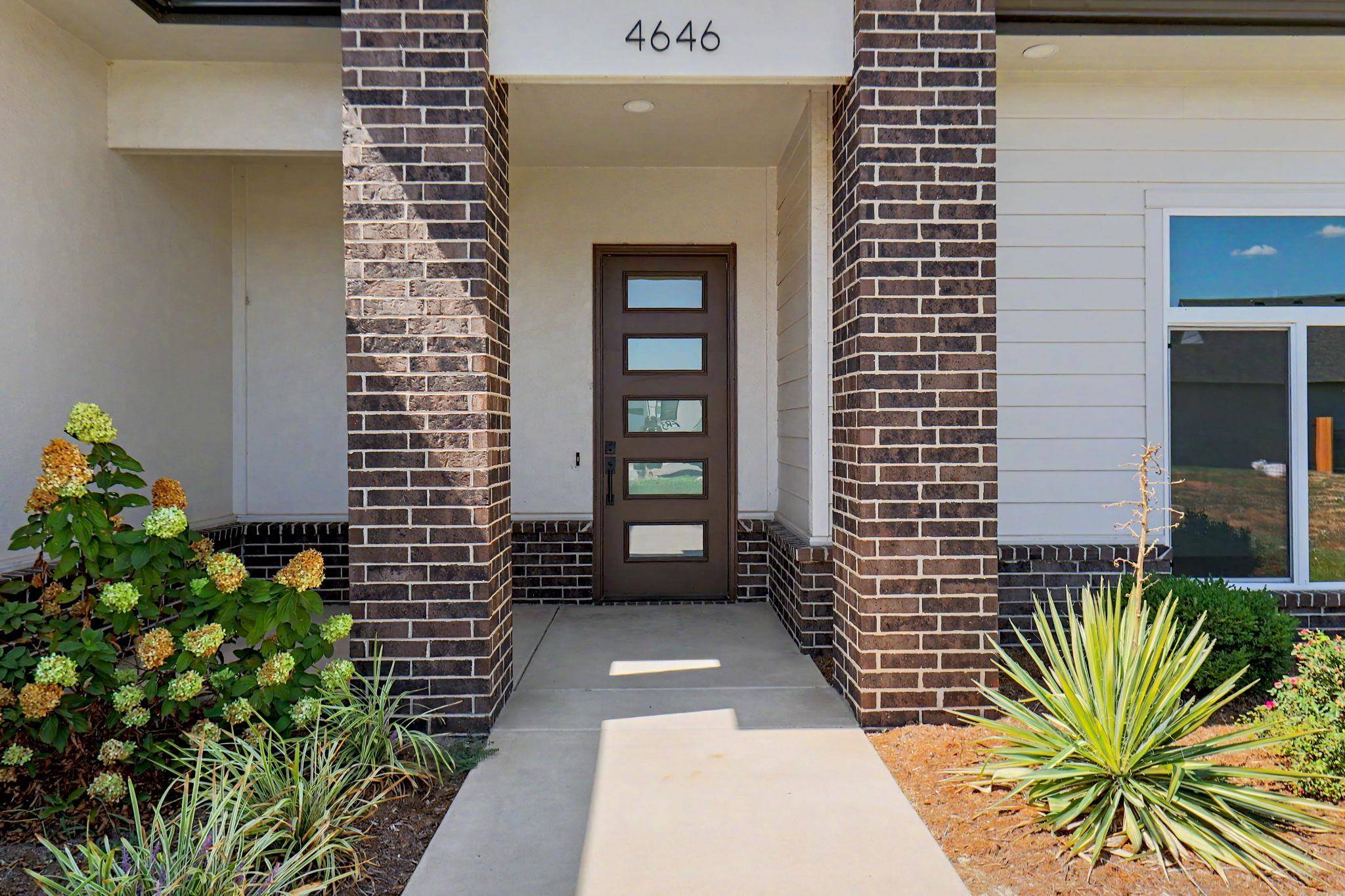 4646 W Emerald Bay Ct, Wichita, KS 67205