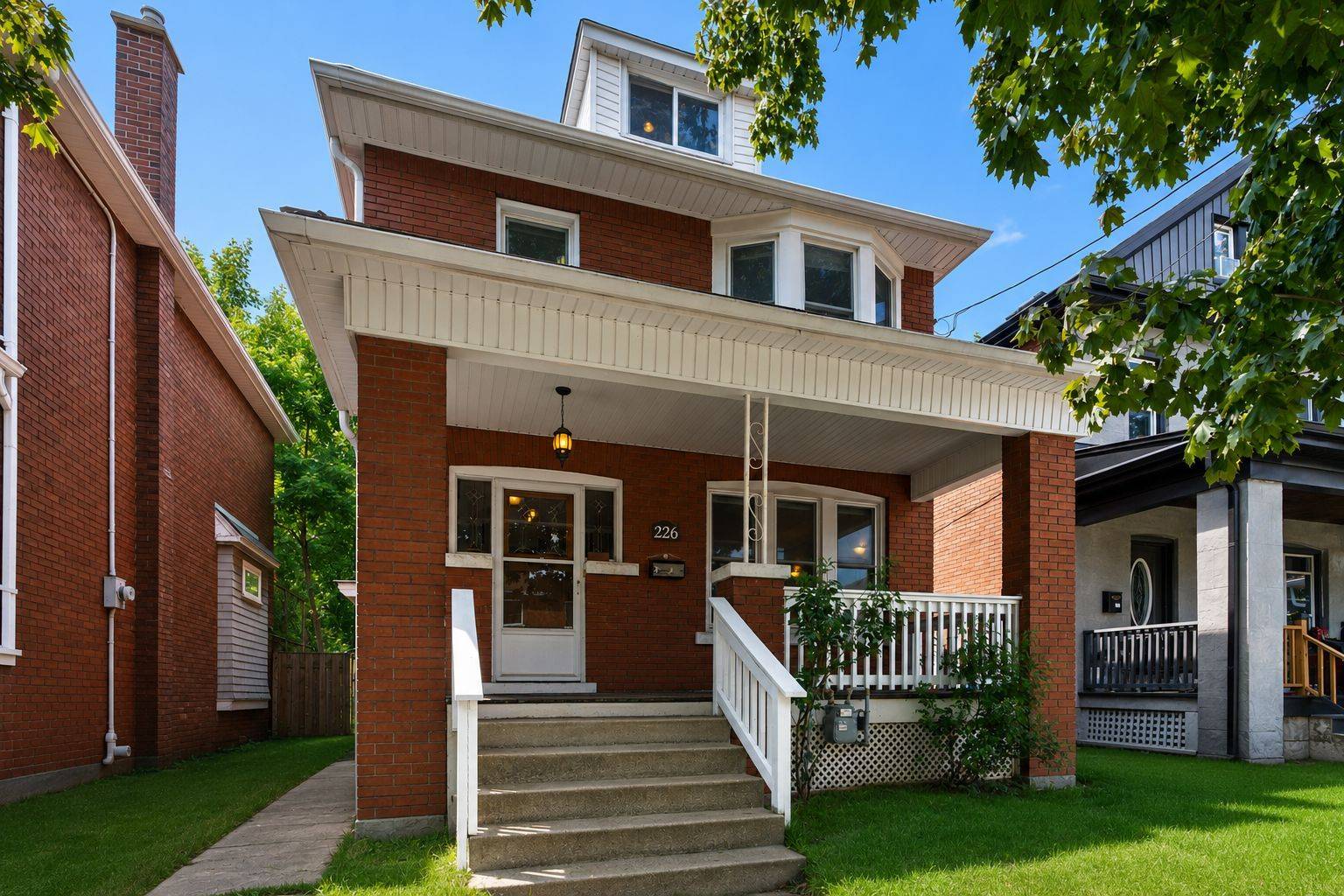 226 Ottawa ST S, Hamilton, ON L8K 2E8