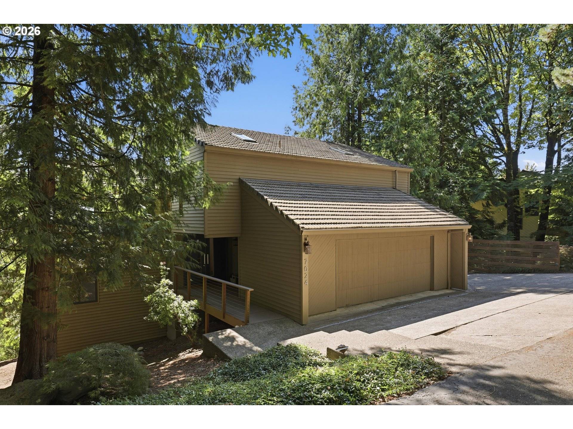 7024 SW CANYON DR, Portland, OR 97225