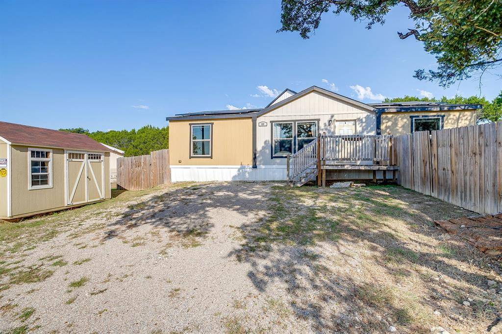 900 Tree Drive, Granbury, TX 76048