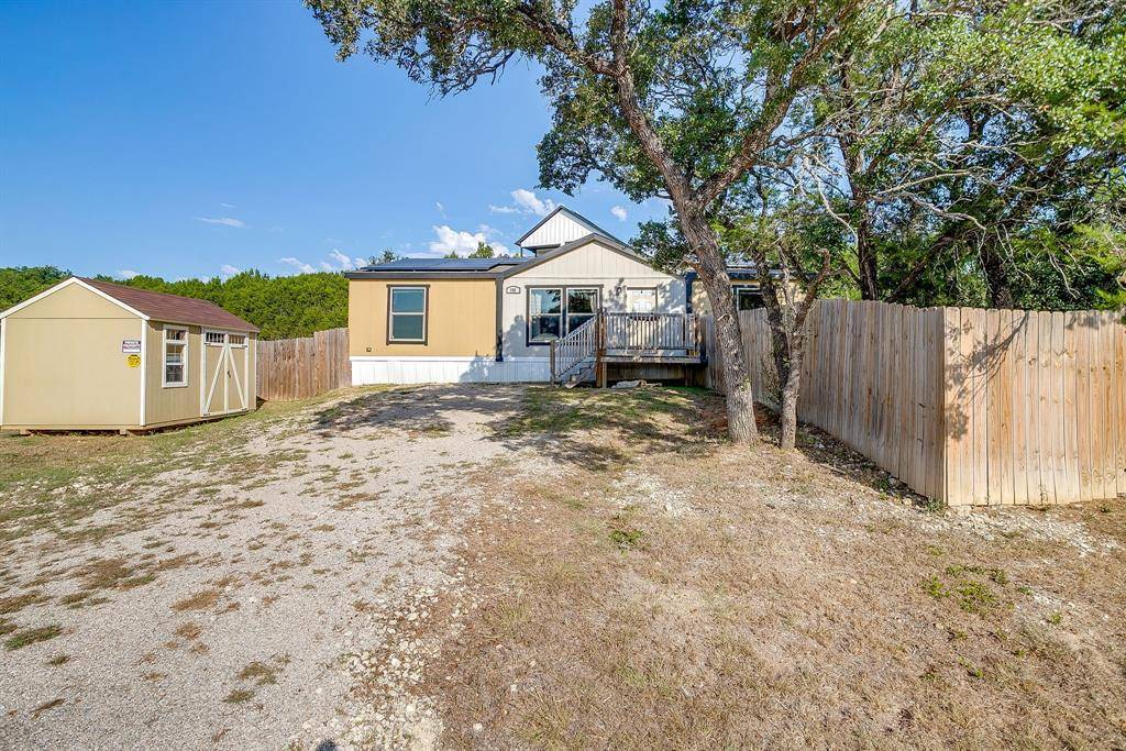 900 Tree Drive, Granbury, TX 76048