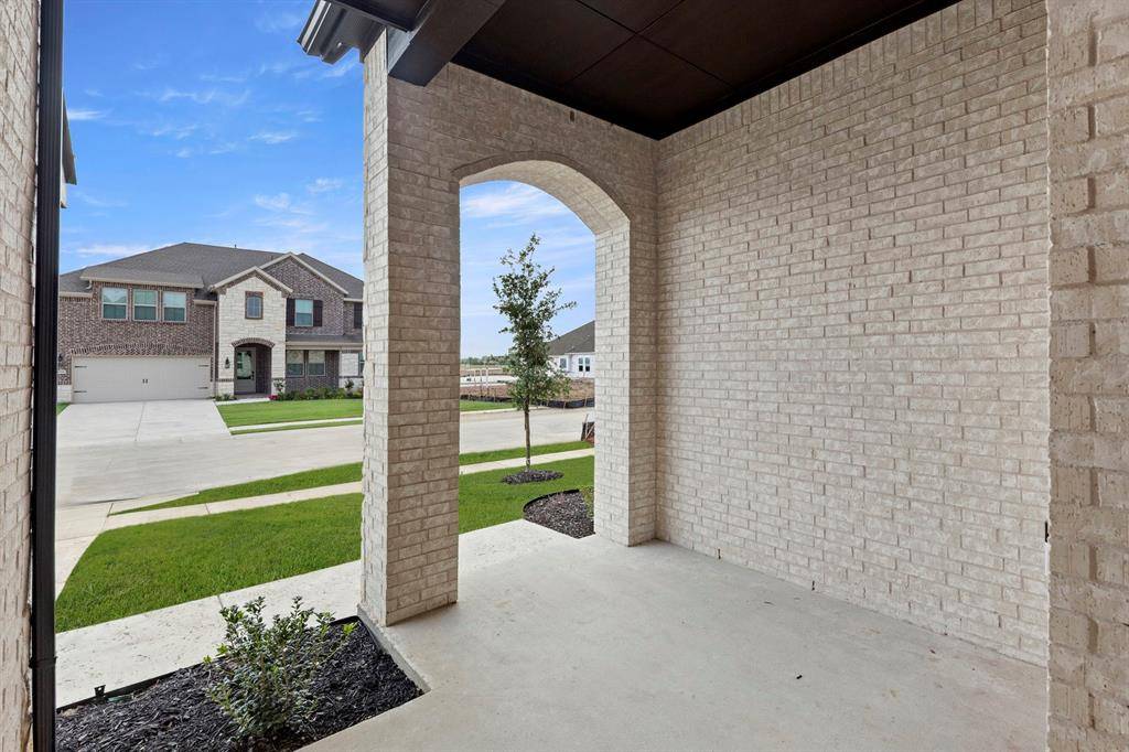 1013 Butterfly, Justin, TX 76247