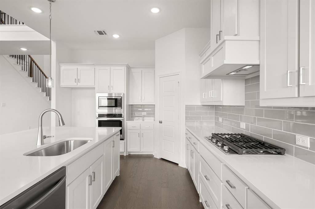 764 Texas Thistle Road, Waxahachie, TX 75165