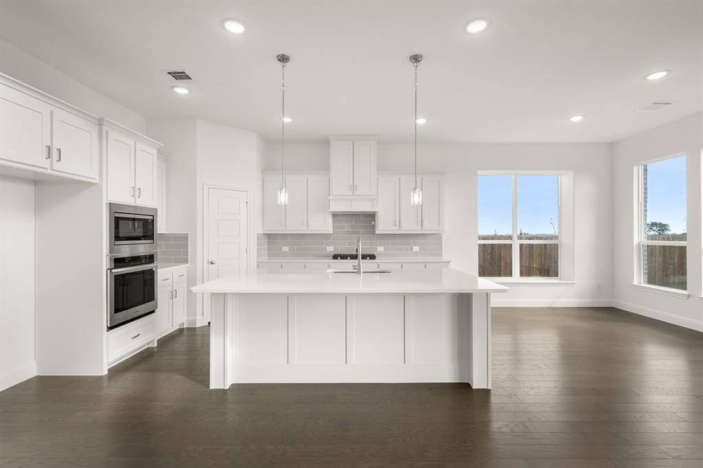 764 Texas Thistle Road, Waxahachie, TX 75165