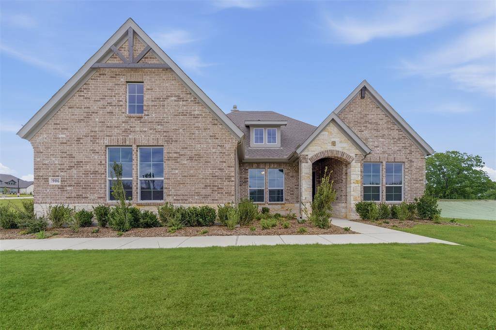 906 Perrin Lane, Van Alstyne, TX 75495