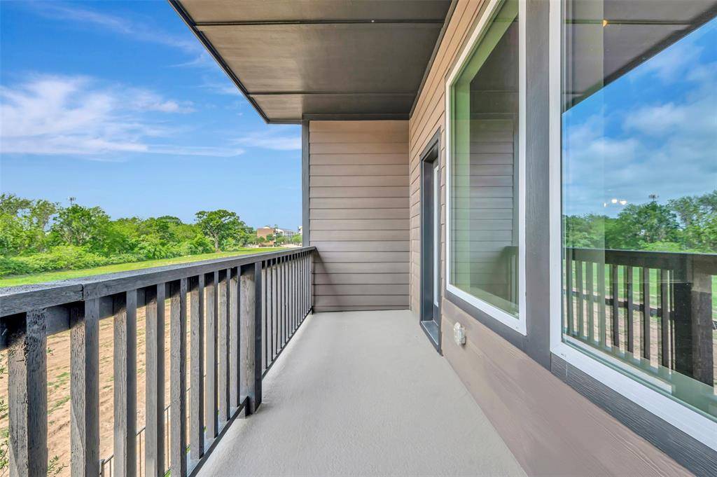 5821 Water Bridge Lane, Fort Worth, TX 76109