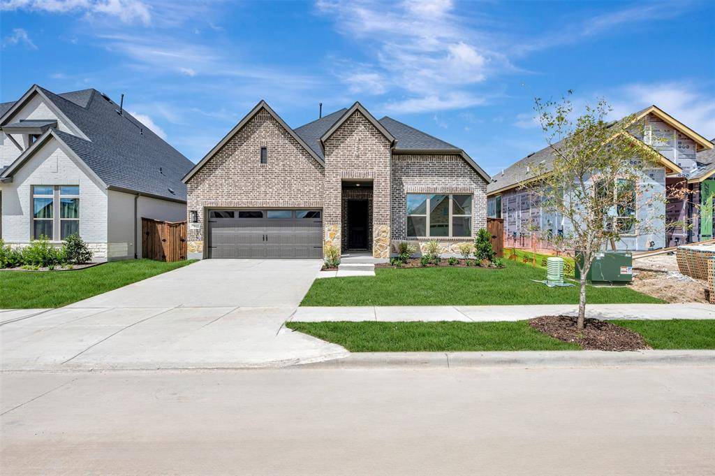 7812 Pondview Lane, Fort Worth, TX 76123