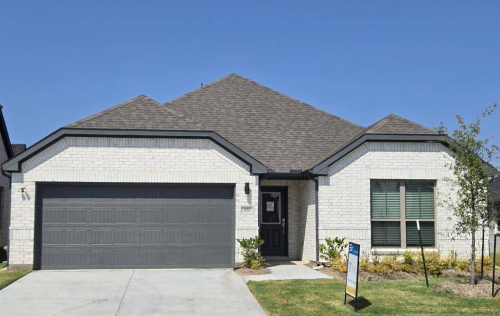 201 Bright Alcove Court, Lavon, TX 75166
