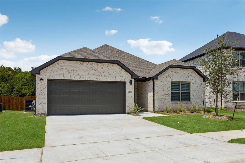201 Bright Alcove Court, Lavon, TX 75166