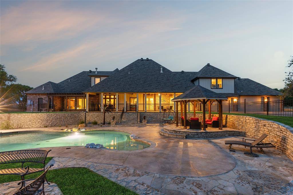 700 Temple Hall Highway, Granbury, TX 76049