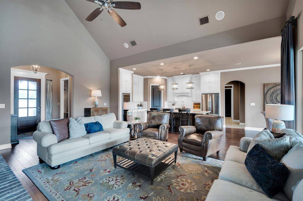 136 Sullivan Way, Waxahachie, TX 75167