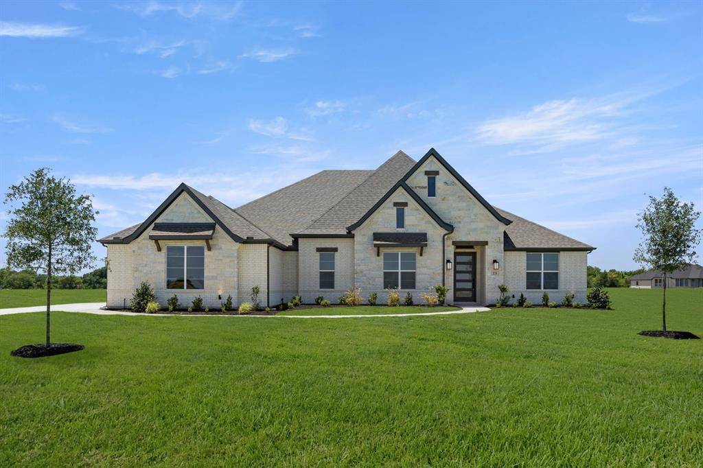 221 Cotopaxi Drive, Red Oak, TX 75154