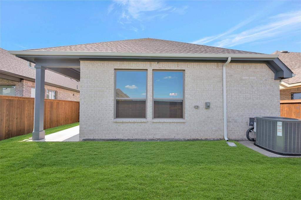 2321 Clearwater Way, Royse City, TX 75189