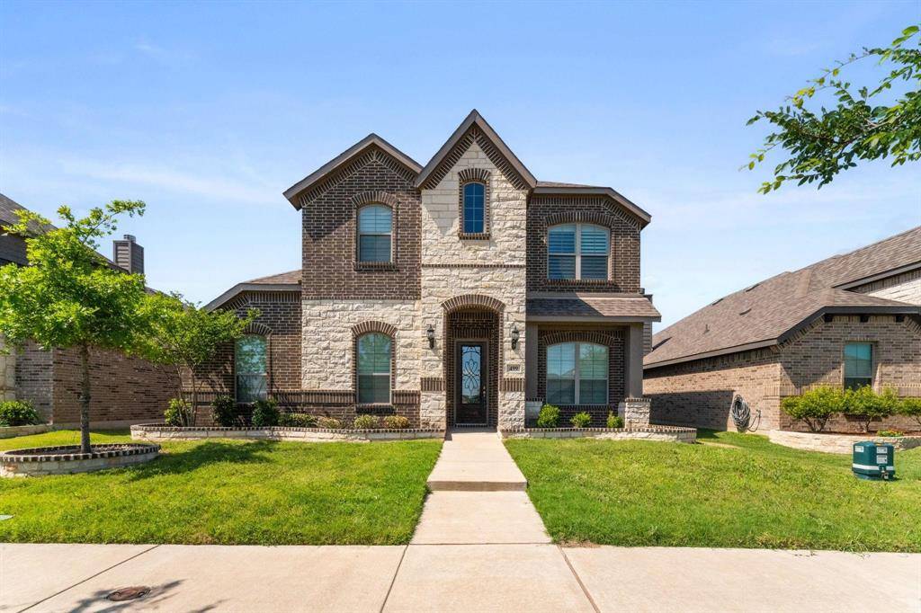 499 Washington Avenue, Waxahachie, TX 75165