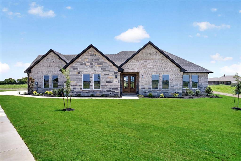 215 Regina Street, Celeste, TX 75452