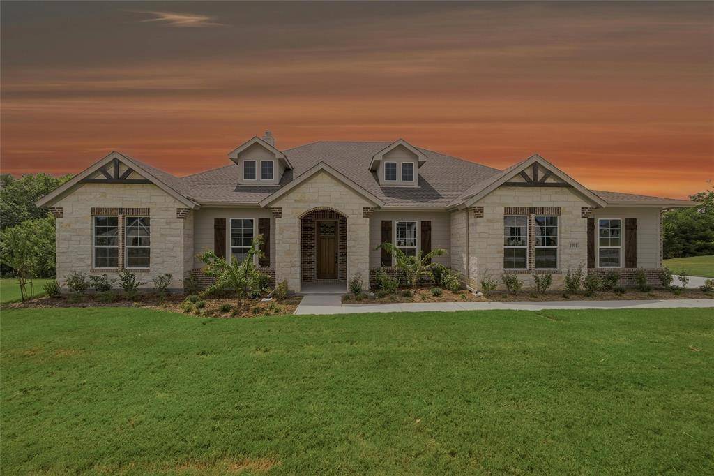 1001 Perrin Lane, Van Alstyne, TX 75495