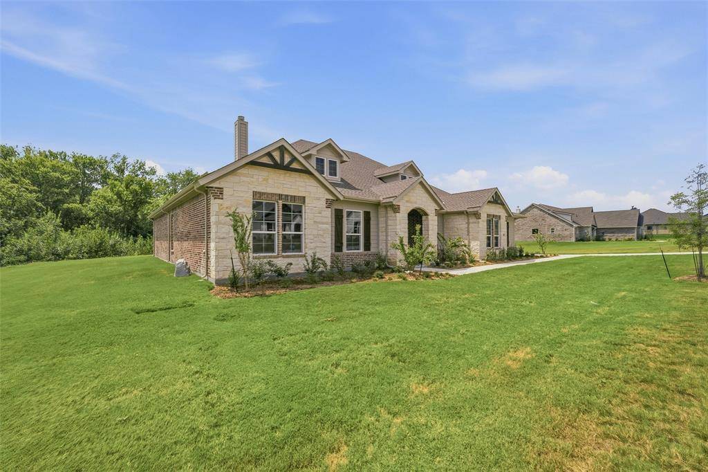 1001 Perrin Lane, Van Alstyne, TX 75495
