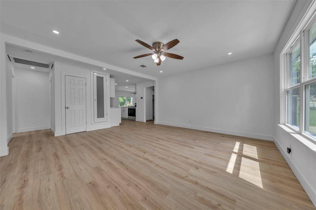 3265 Earle Drive, Haltom City, TX 76117