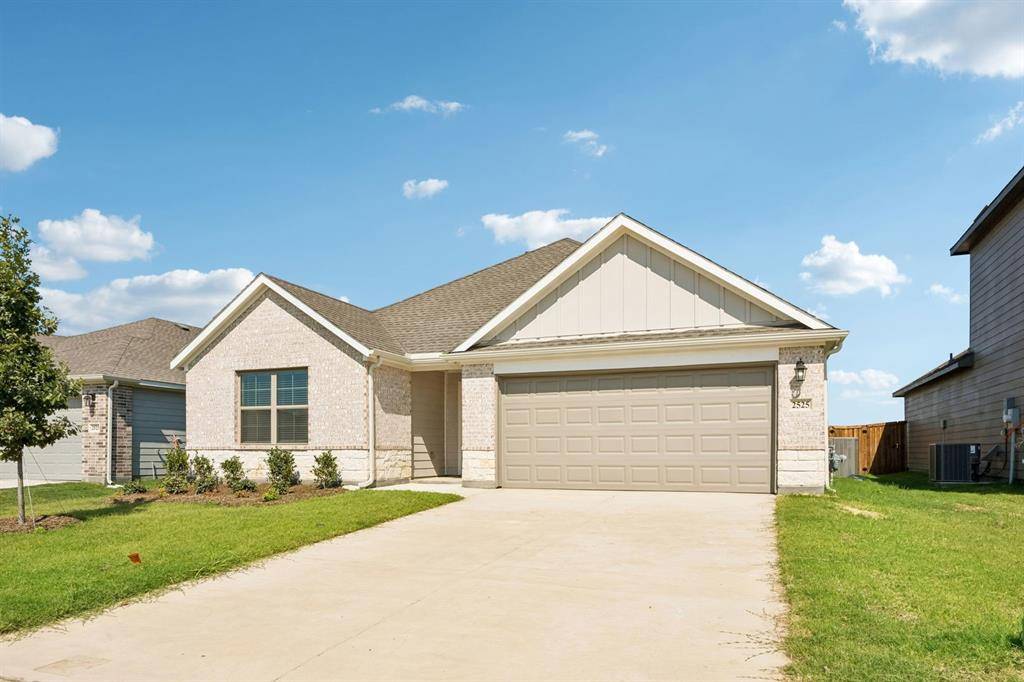 2525 Canadian Way, Crandall, TX 75114