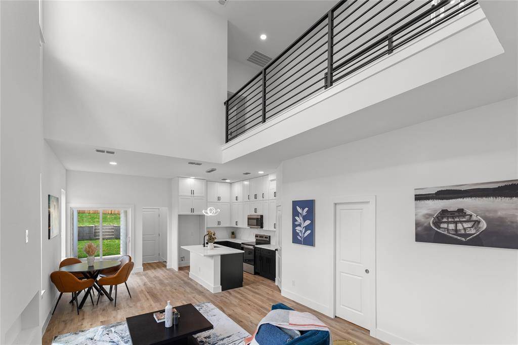 520 Woodbine Avenue, Dallas, TX 75203