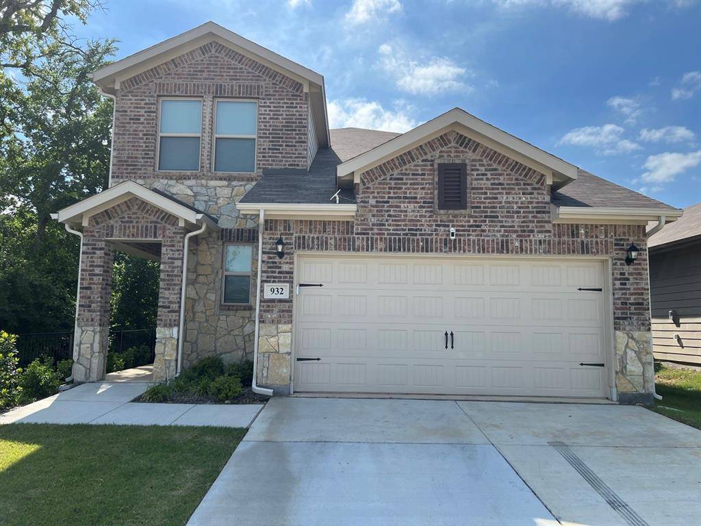 932 Crockett Street, Aubrey, TX 76227