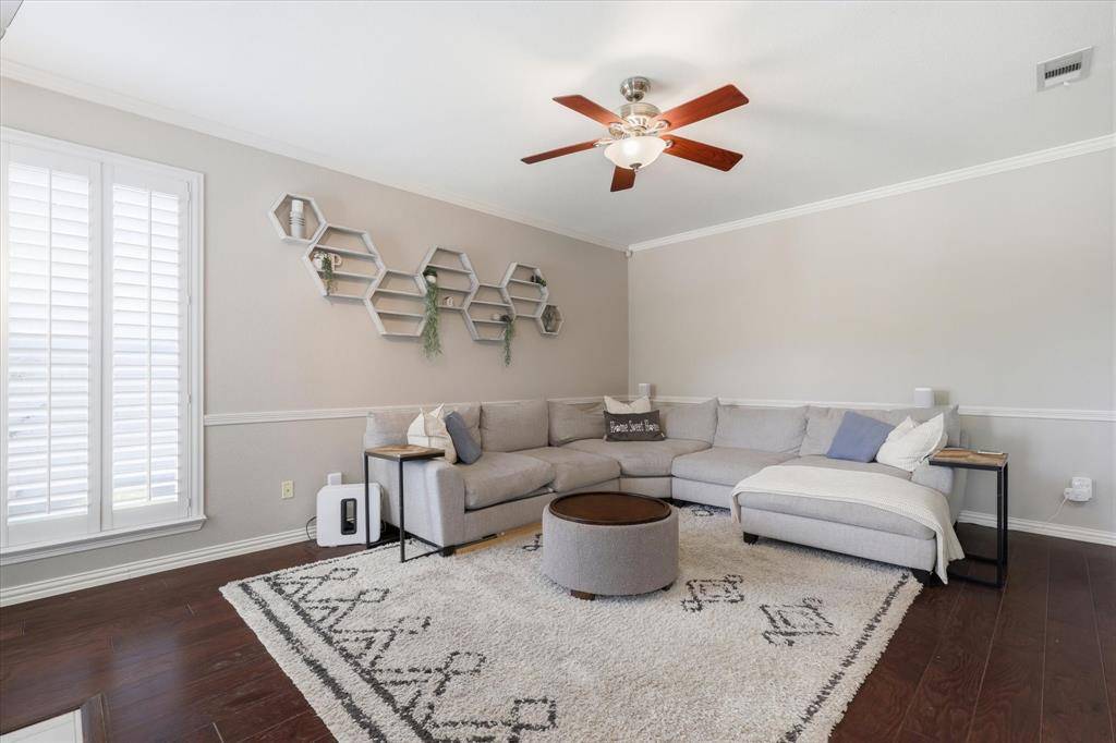 4055 Briarbend Road, Dallas, TX 75287