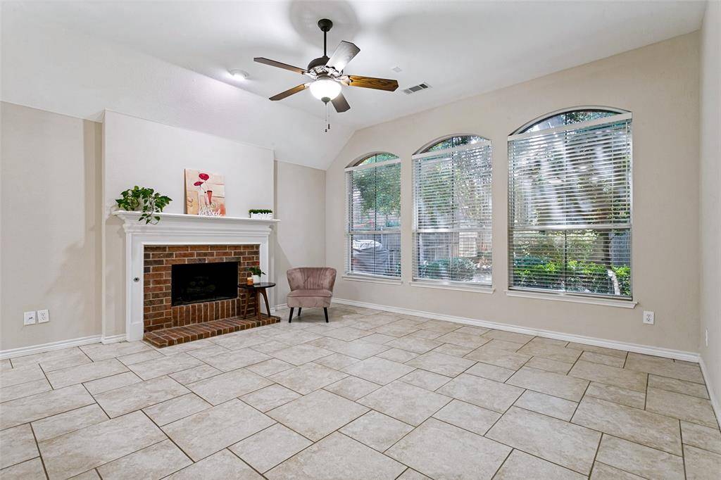 1609 Shadow Crest Drive, Corinth, TX 76210