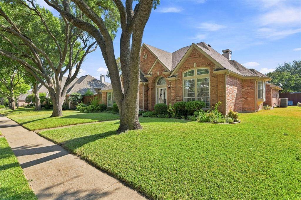 2910 Live Oak Drive, Rowlett, TX 75088