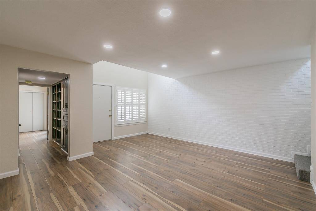 2807 Summit View Drive, Bedford, TX 76021