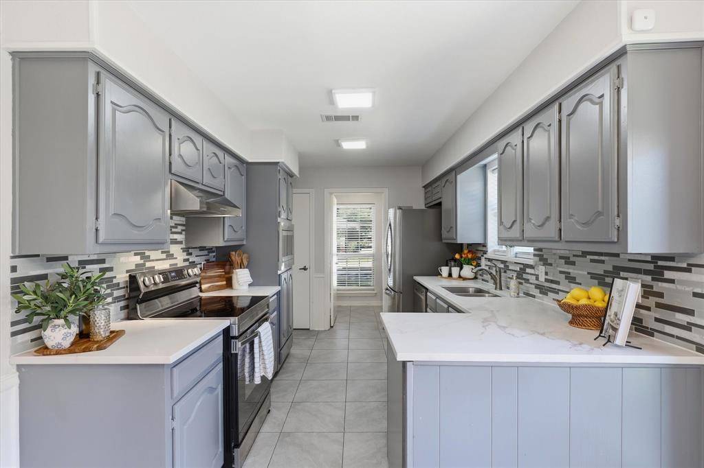18512 Featherwood Drive, Dallas, TX 75252