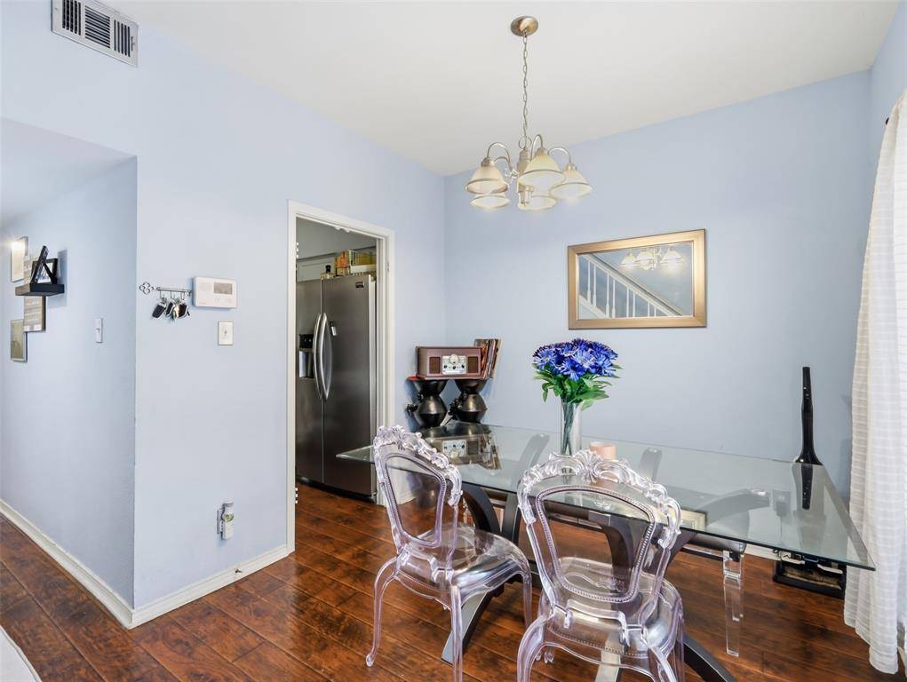 9801 Royal Lane #702, Dallas, TX 75231