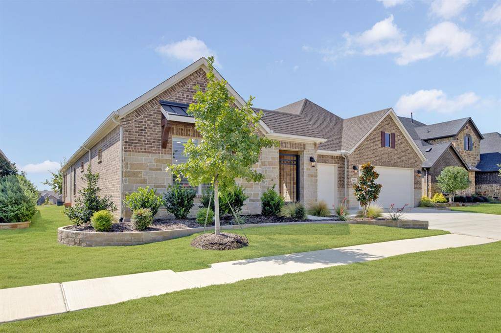 10601 Drinkwater Drive, Denton, TX 76207