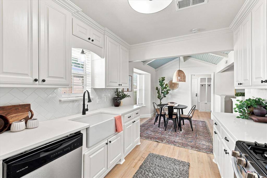 1407 Glenhill Lane, Lewisville, TX 75077