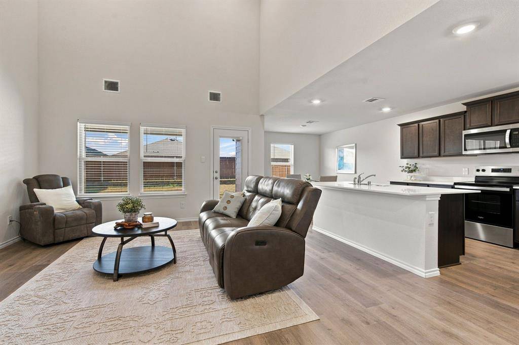 1432 Briar Hill Drive, Denton, TX 76207