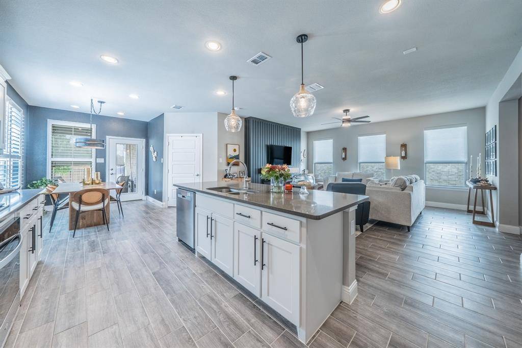 201 Foreman Drive, Midlothian, TX 76065