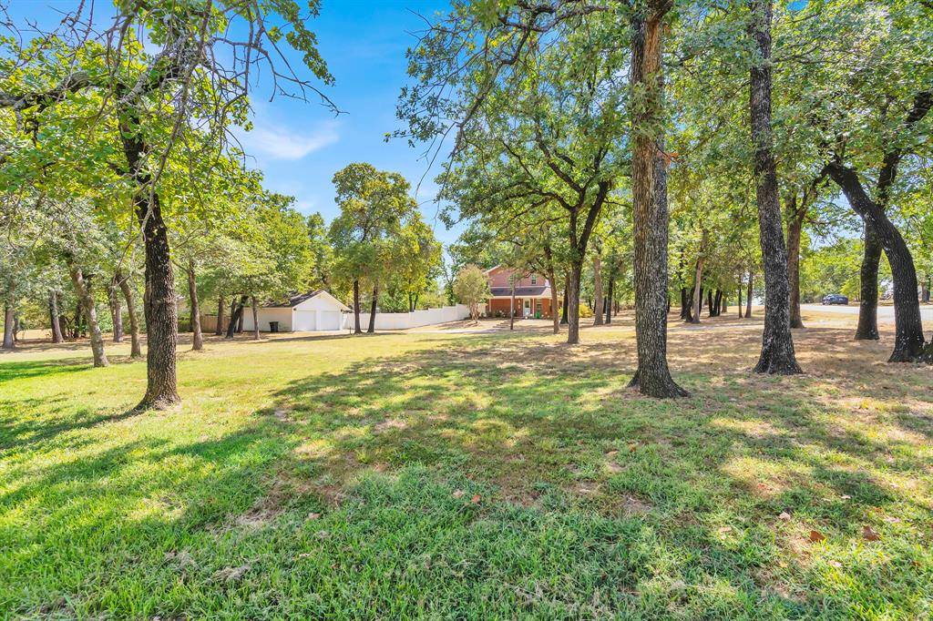 124 Alvarado Oak Drive, Alvarado, TX 76009
