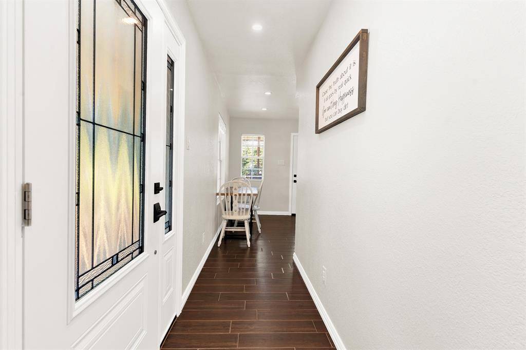 124 Alvarado Oak Drive, Alvarado, TX 76009