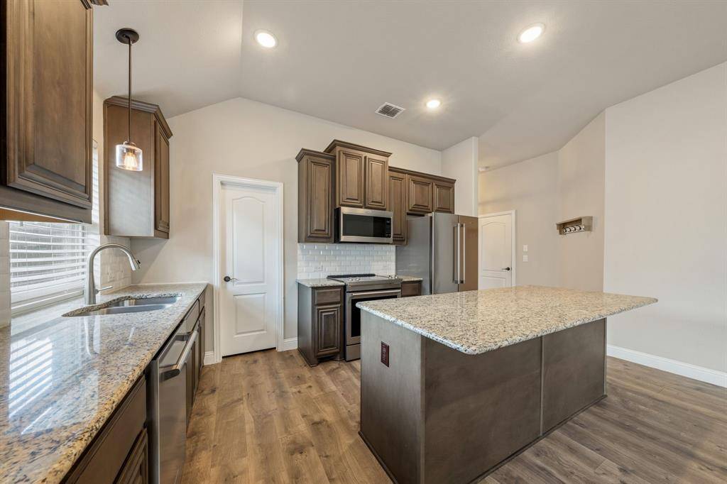 129 Sundance Circle, Waxahachie, TX 75165