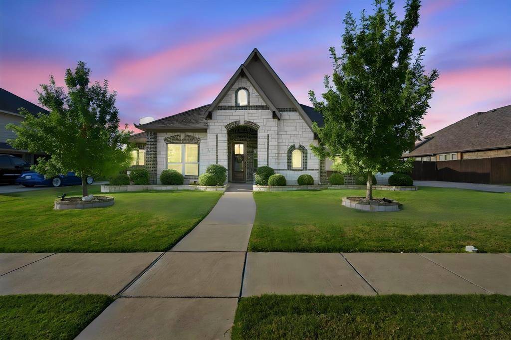 518 Stillwater Drive, Waxahachie, TX 75165