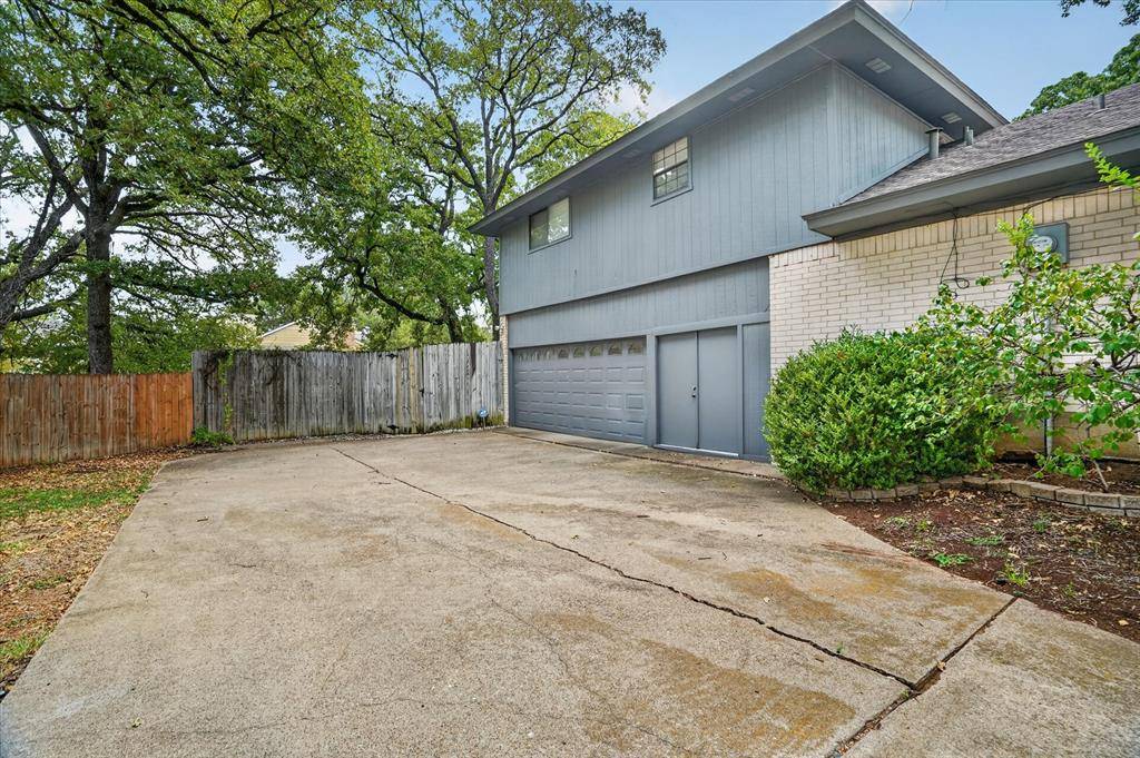 2201 Adams Drive, Arlington, TX 76011