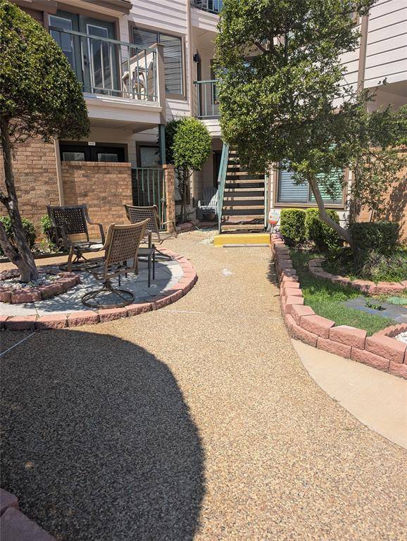 2310 Balsam Drive #B206, Arlington, TX 76006