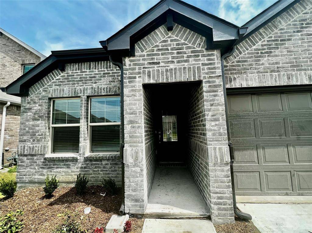 2343 Aspen Hill Drive, Forney, TX 75126