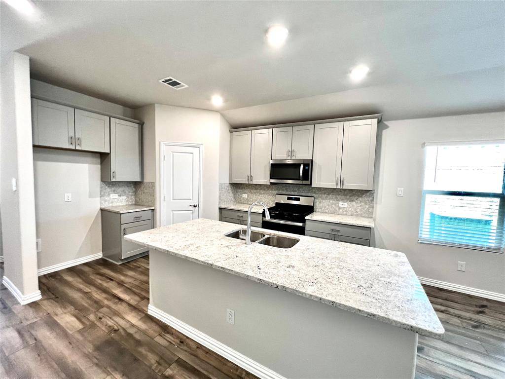 2343 Aspen Hill Drive, Forney, TX 75126