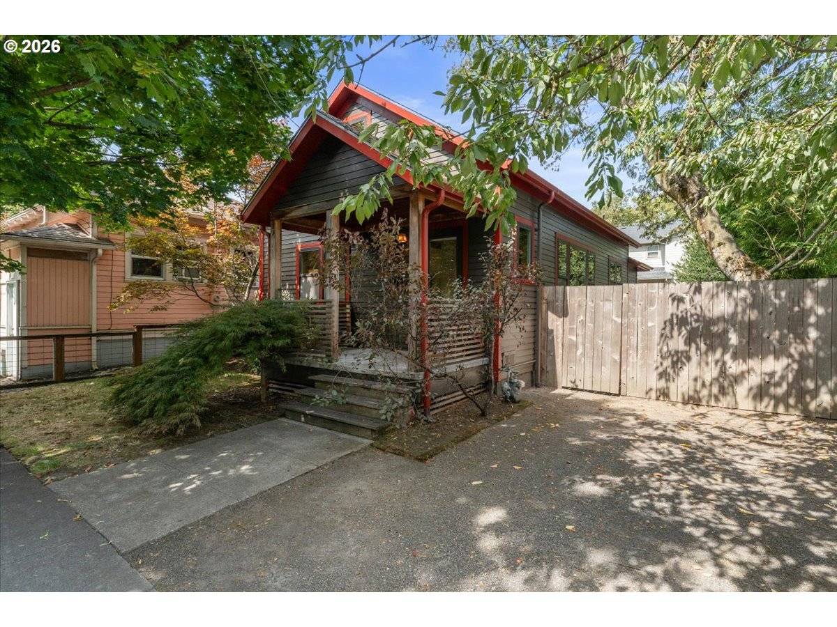 223 N IVY ST, Portland, OR 97227