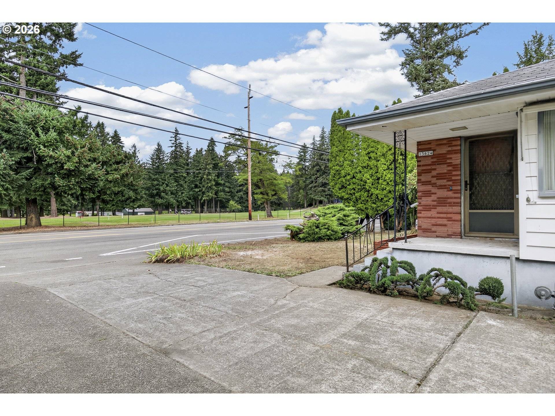 13624 NE GLISAN ST, Portland, OR 97230