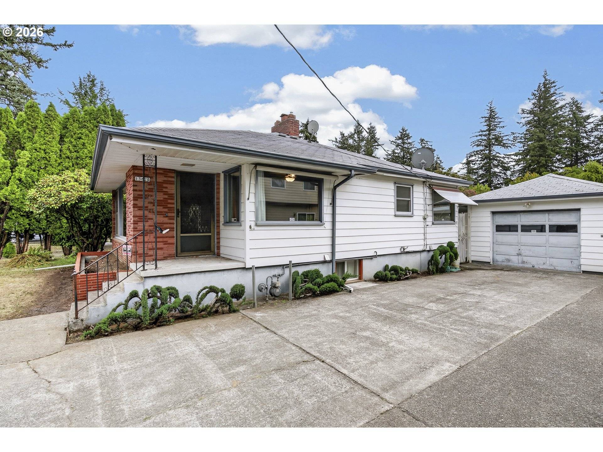 13624 NE GLISAN ST, Portland, OR 97230