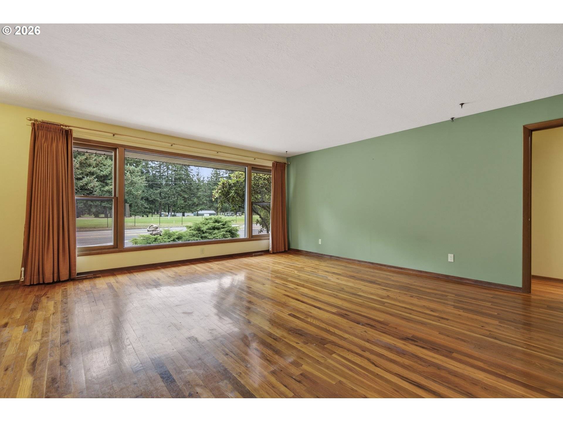 13624 NE GLISAN ST, Portland, OR 97230