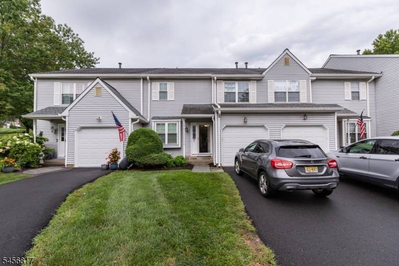 17 Heritage Ct, Ewing Twp., NJ 08628