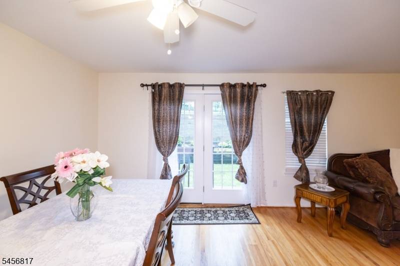 17 Heritage Ct, Ewing Twp., NJ 08628